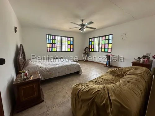 Casa En Venta Montalbán