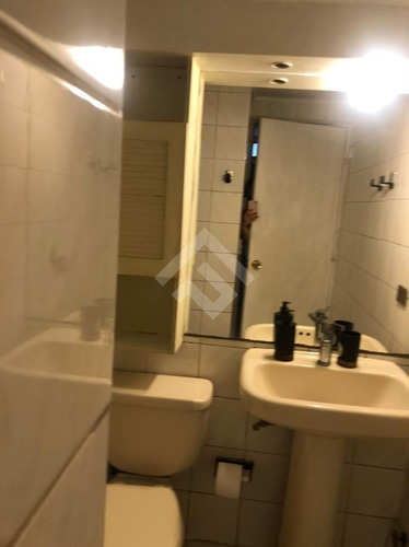 Depto En Venta De 2d Y Bodega Barrio Brasil En Santiago