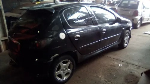 Imagem 6 de 8 de Sucata Peugeot 206 2005 Somente Para Retirada De Peças)