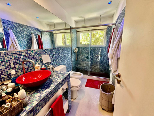 Acassuso Libertador Al Rio, Lindísima Casa En Venta Desarrollada En 3 Plantas