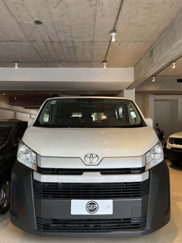 Toyota Hiace 2.8 Tdi Furgón 6at L1h1 3a 4p