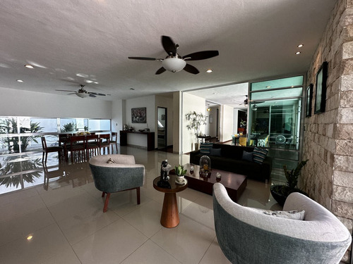 Casa En Venta En Cholul De Una Planta.