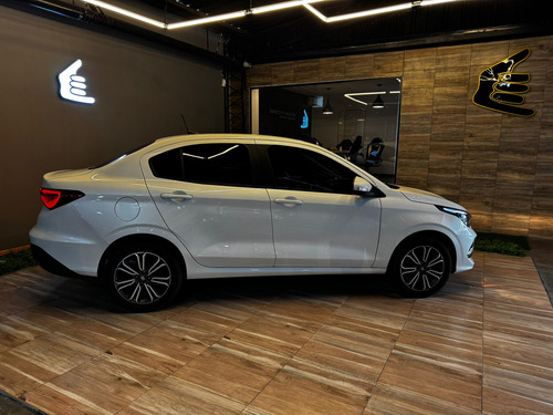 Fiat Cronos 1.8 16v Precision
