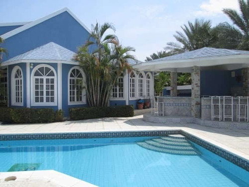 Imagen 1 de 7 de Espectaculares Villas En Lecheria Puerto La Cruz