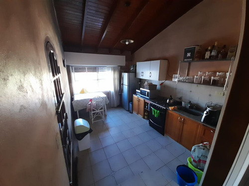 Venta Casa 319m2 Con Patio, Pileta Y Cochera En Don Bosco Quilmes, Apto Credito !!!