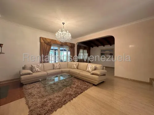 Casa En Venta. Urb. Alto Prado.