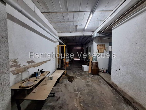 Casa Comercial En Venta En Los Dos Caminos Caracas Angela Tochon A Pie De Calle Uso Comercial Av Principal