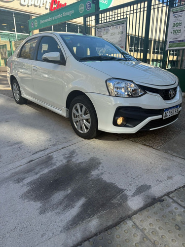 Toyota Etios 1.5 XLS 6M/T
