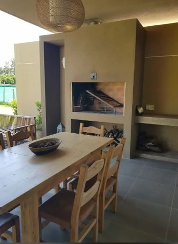 Alquiler Casa 4 Dormitorios Colinas De Carrasco Con Cochera