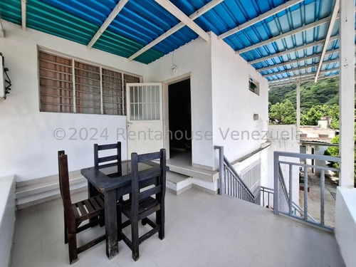En Venta Amplia Y Hermosa Casa Con Apartamento En El Limon Db 25-4638
