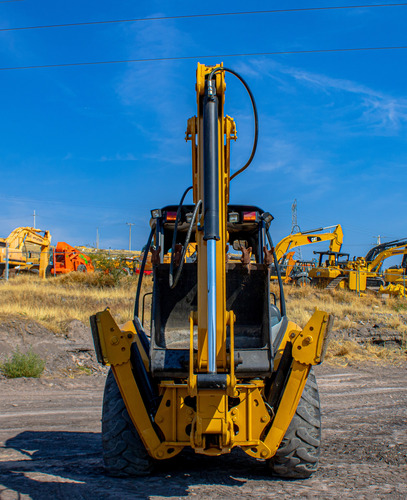 Retroexcavadora Caterpillar 420f 2013
