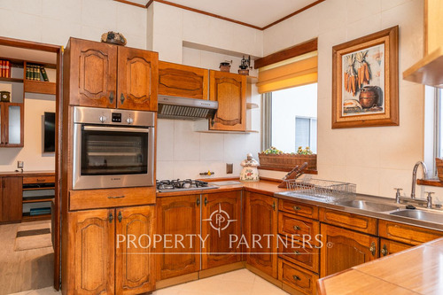 Elegante Duplex Con Hermosa Vista Al Estrecho Amob...