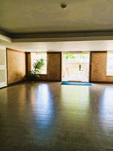 Venta Excelente Apartamento En Lomas Del Ávila, Cuenta Con 95.53m2