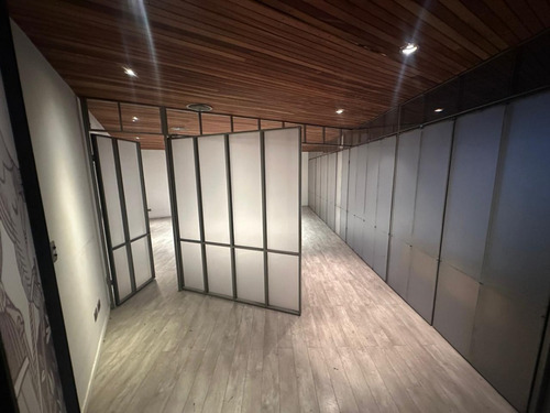 Oficina De 100 M² Con Vista Despejada Almirante Pastene 244