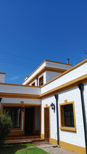 Casa En Venta . 4 Dormitorios 4 Baños - 500mts2 - Bolívar