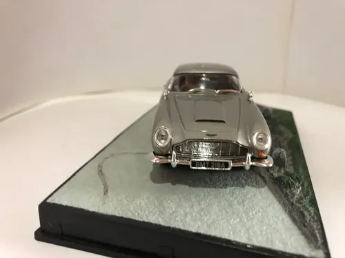 Miniatura Aston Martin Db5 1:43 James Bond 007 Eaglemoss