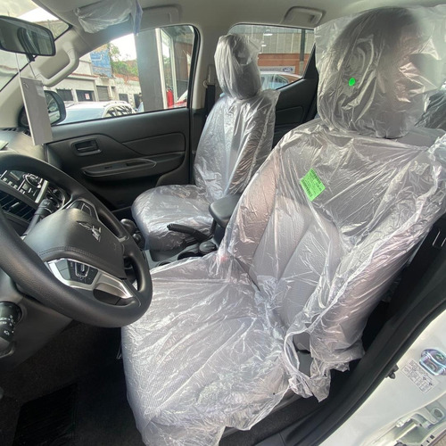 Imagen 5 de 9 de Mitsubishi L200 4×4 2023