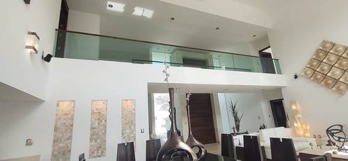 Hermosa Residencia Con Acabados De Lujo