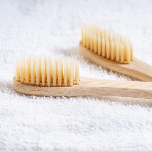 Cepillo De Dientes Bambú Biodegr - Unidad a $2900