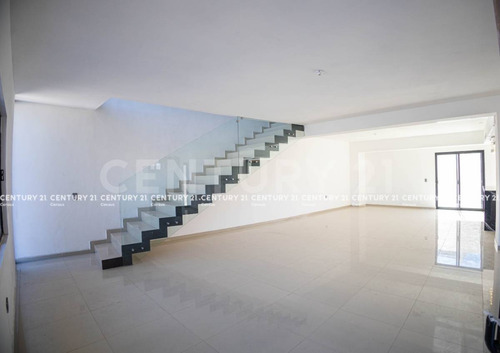 Casa En Venta En Fraccionamiento Condesa Rejón, Chihuahua Chih.