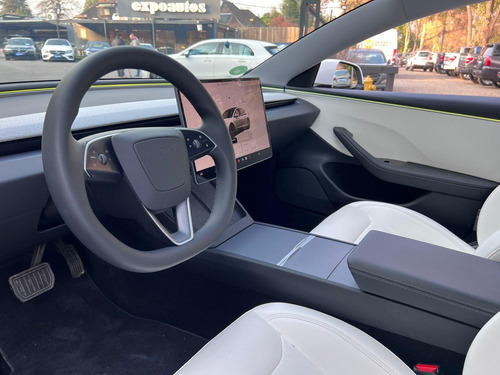 Tesla Model 3 Standar Range Plus 2025