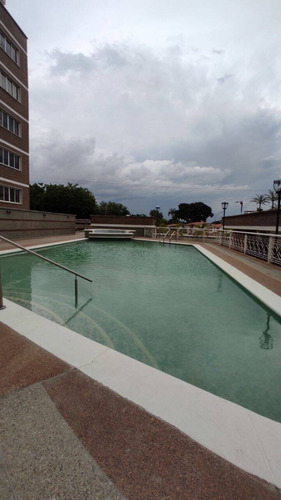 Imagen 24 de 24 de Apartamento En Venta Res. Titanium Suites, Obra Blanca 135 Mtrs. Daniela J.