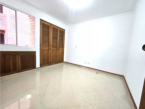 Vive En Laureles A Pasos De Santa Teresita, Excelente Distribución