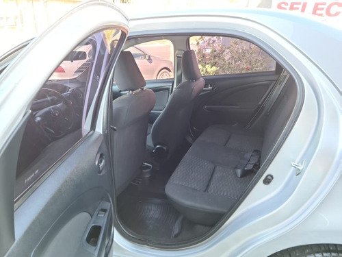 Toyota Etios Xls Sedan 4p M/t 2013 Sarthou