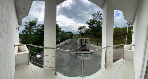 Imagen 1 de 13 de Gabriel Rivas Vende Casa En Urb. Colinas De Guataparo Cod: Foc-1015