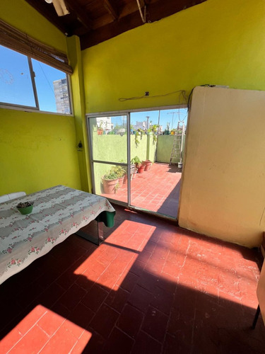 Ph En Venta Con Terraza. 4 Ambientes. Flores Norte