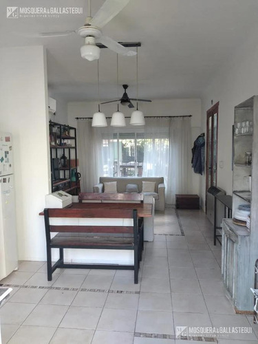 Imagen 10 de 25 de Casa Con Muy Buenos Accesos En Lomas De San Isidro