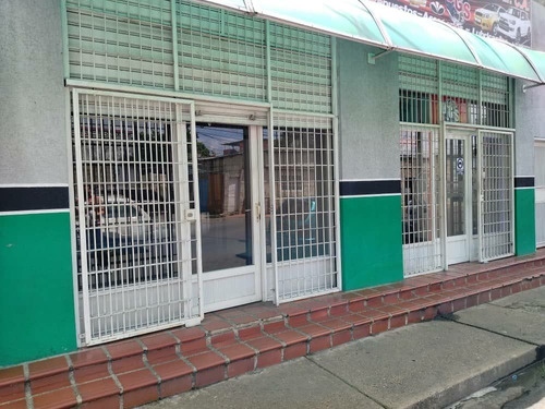 Se Venden Locales Comerciales Con Inventario Y Casa En Plena Calle Sucre (a.p)