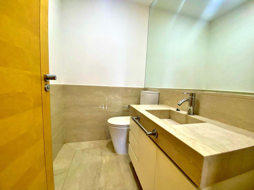 Alquiler De 3 Ambientes C/ 2 Cocheras Y Baulera - Madero Center