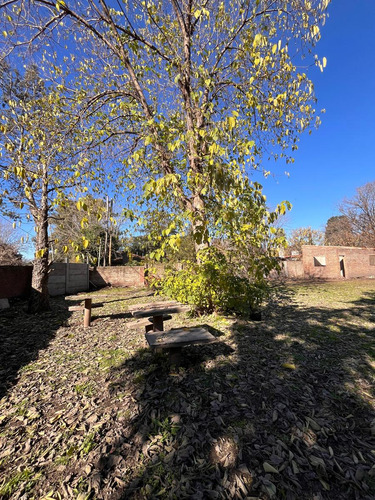 Quinta En Venta, 2 Dormitorios, La Reja, 1500 Metros De Terreno Con Pileta