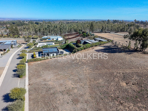 Terreno De 727 M² En Condominio Polo Maitencillo