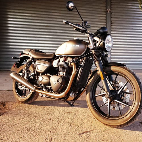 Triumph Street Twin