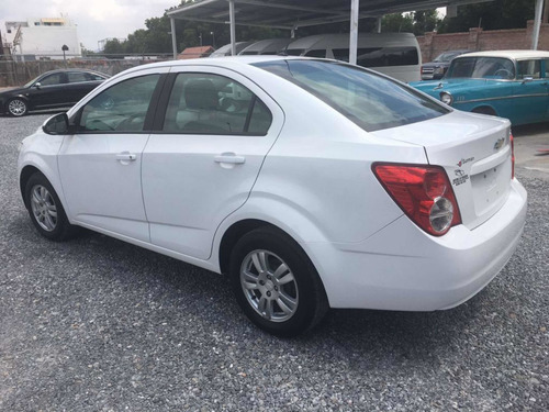 Imagen 3 de 8 de Chevrolet Sonic 1.6 Lt Mt 2016
