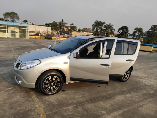 Imagem 1 de 14 de Renault Sandero