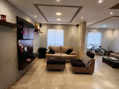Townhouse En Alquiler Av Goajira Mls #24-27515 Rq
