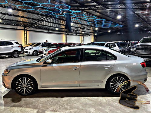 Imagen 8 de 21 de Volkswagen Vento 2.0 Sportline Mt