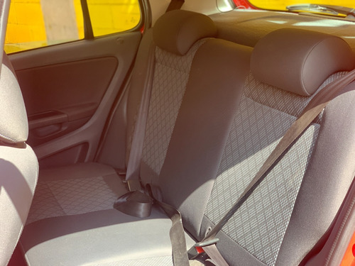 Imagem 10 de 15 de Volkswagen Fox 1.6 2016 Baixa Quilometragem Metro Sao Lucas