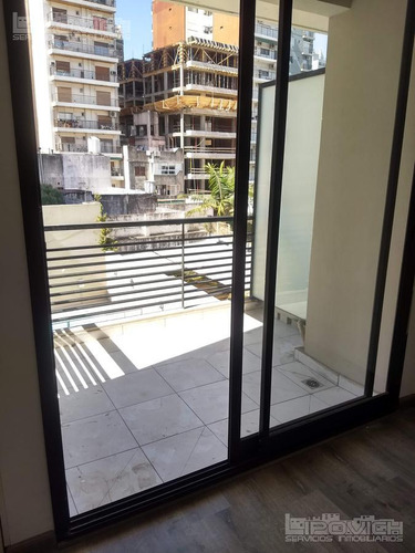 Monoambiente En Venta. Contrafrente Con Balcón. Apto Profesional. Pileta Y Terraza. Granaderos Al 600. Caballito