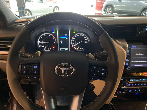 Toyota Hilux SW4 2.8 D-4D TURBO DIESEL DIAMOND 7L 4X4 AUTOMÁTICO