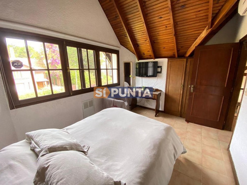 Imagen 22 de 30 de Espectacular Casa En Lugano 5 Dormitorios 4 Baños
