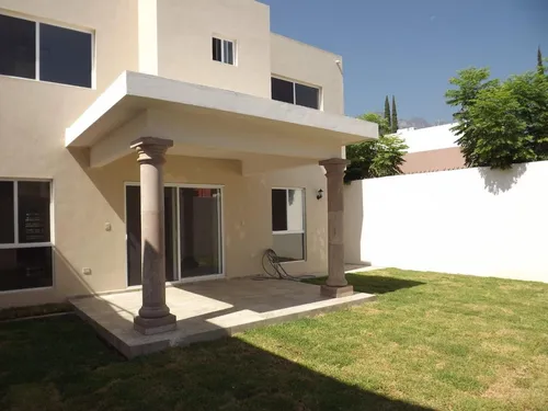 Casa En Venta En Del Paseo Residencial