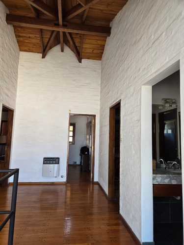 Venta Casa De 3 Dormitorios Con Patio, Barrio Jorge Cura Rosario