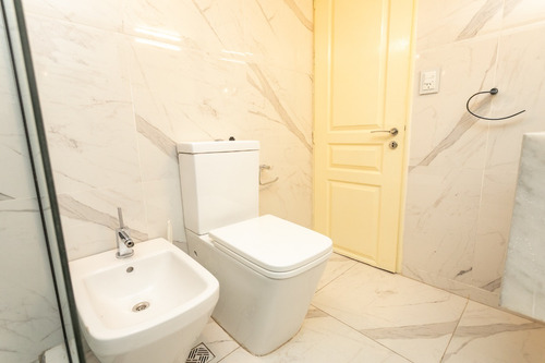 Departamento Piso Estilo Frances 160 Metros Reciclado -zona Plaza San Martin- Retiro- Prox Puerto Madero -ideal Inversor Equipado Renta Temporaria.