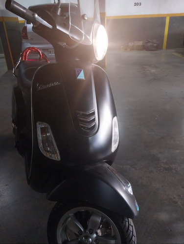 Moto Vespa Espectacular! Categorial - Color Negra