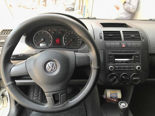 Imagem 4 de 8 de Volkswagen Polo 2013 1.6 Vht Total Flex 5p
