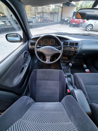 Imagen 11 de 14 de Toyota Corolla 1.6 Gl